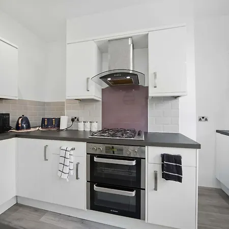 3 Bedroom House Near Leeds Center * Leeds (West Yorkshire)