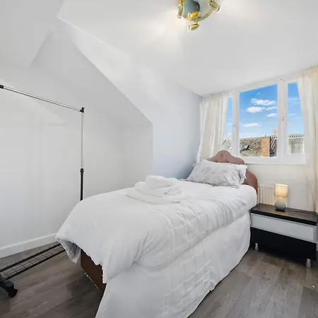 3 Bedroom House Near Center