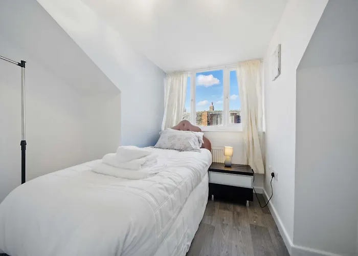 3 Bedroom House Near Center *