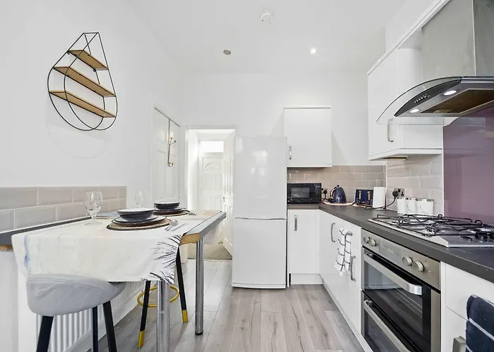 3 Bedroom House Near Center Holiday home