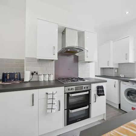 度假居 3 Bedroom House Near Center
