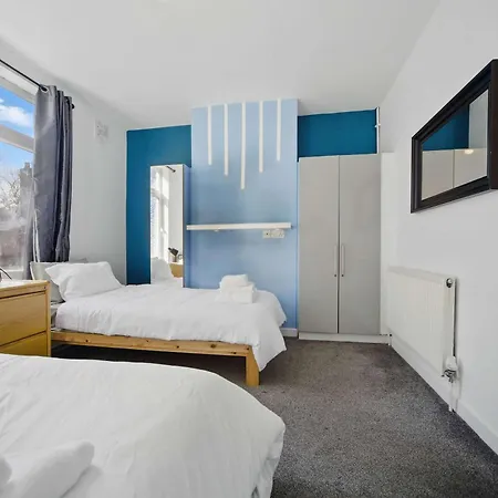 度假居 3 Bedroom House Near Center