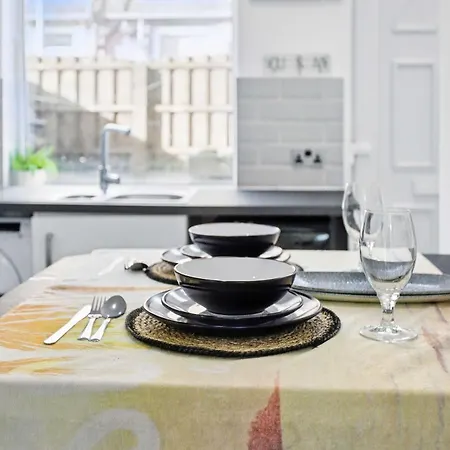 度假居 3 Bedroom House Near Center *