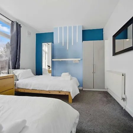 度假居 3 Bedroom House Near Center