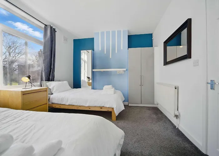 Будинок відпочинку 3 Bedroom House Near Center