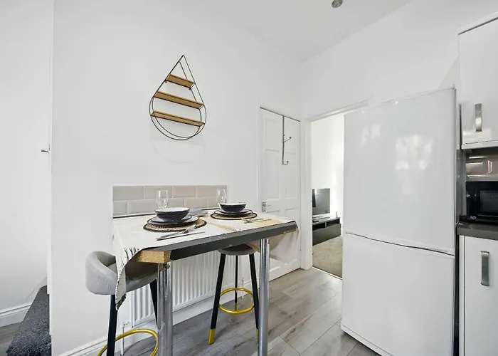 3 Bedroom House Near Center *